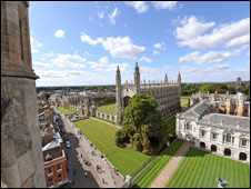 劍橋女生“夜間活動(dòng)”太大聲