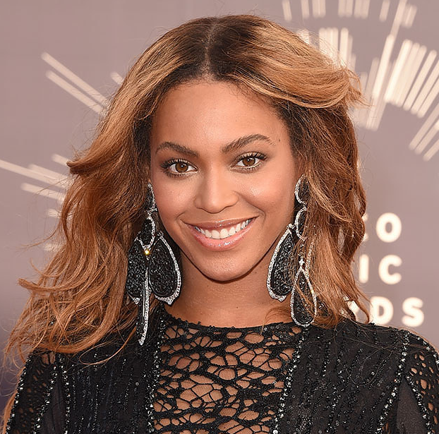 畫上胡子毫無(wú)違和感的美艷女星