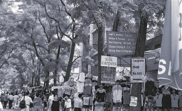 北京秀水街女老板全英文砍價(jià),野路子口語逆天了(視頻)