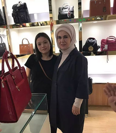 北京秀水街女老板全英文砍價(jià),野路子口語逆天了(視頻)