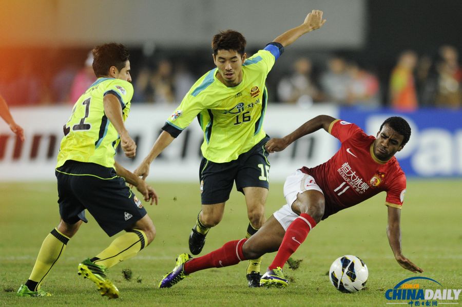 2013亞冠決賽：廣州恒大創(chuàng)造歷史 主場(chǎng)平首爾FC總比分3:3奪冠