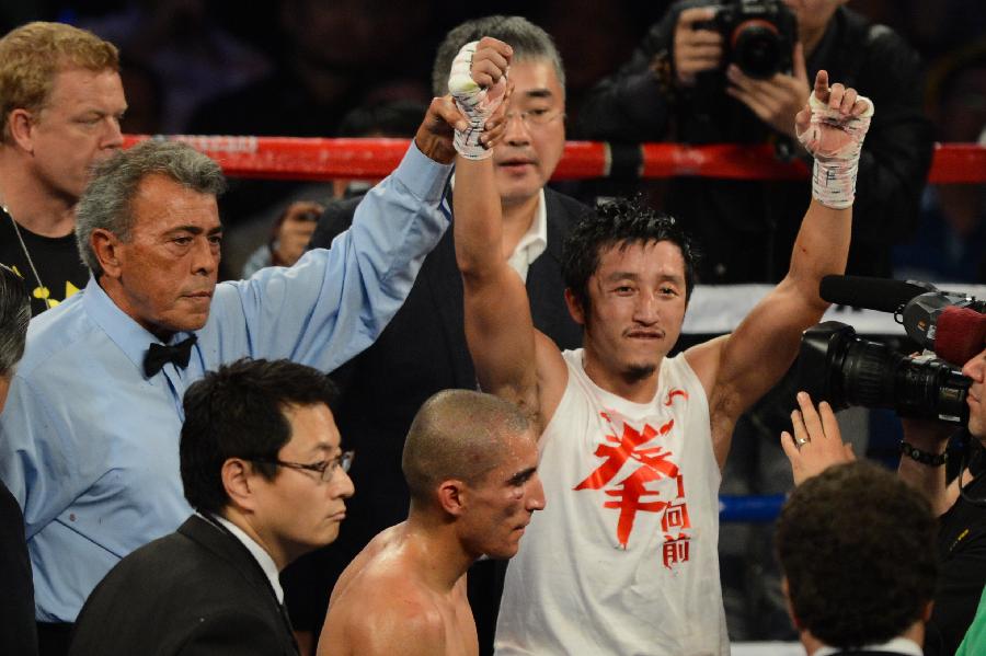 鄒市明贏得職業生涯三連勝